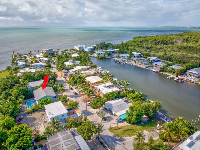 223 Treasure Harbor Drive, Plantation Key, FL 33036