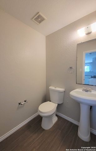 9911 Amber Ledge, San Antonio, TX 78245