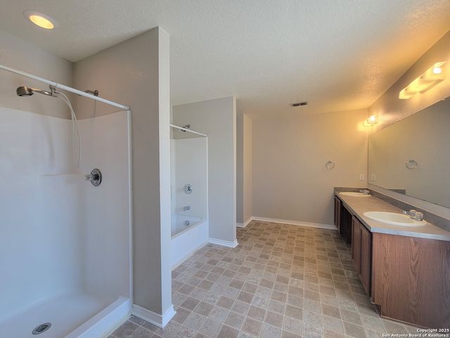 9911 Amber Ledge, San Antonio, TX 78245