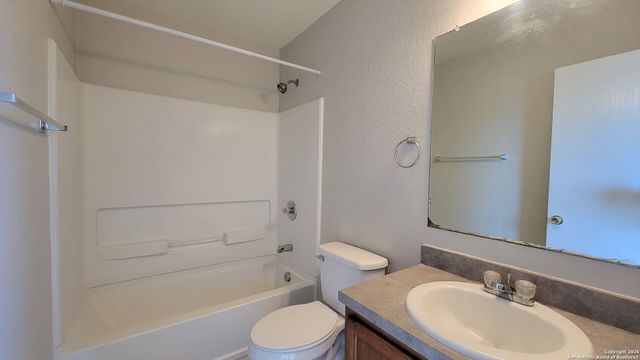 9911 Amber Ledge, San Antonio, TX 78245