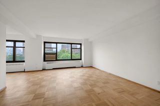 21-15 34th Avenue 8B, Astoria, NY 11106