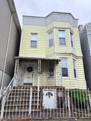 95 Bidwell Ave, Jersey City, NJ 07305