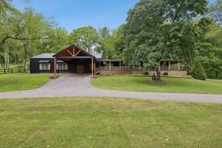 4303 Moore Ln, Culleoka, TN 38451
