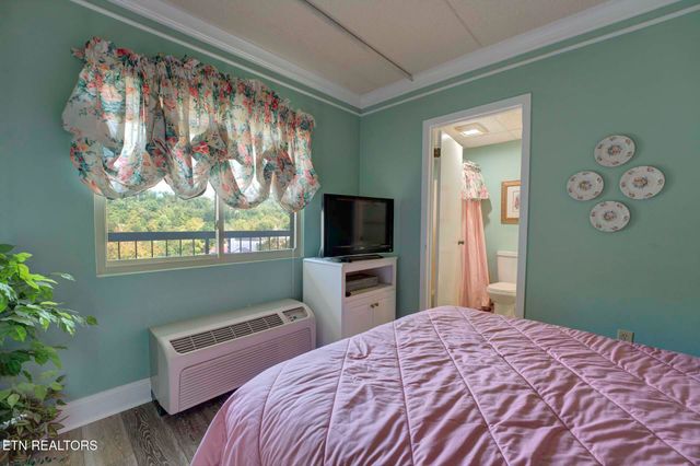 102 Baskins Creek Bypass 505, Gatlinburg, TN 37738