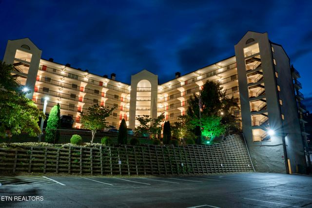 102 Baskins Creek Bypass 505, Gatlinburg, TN 37738