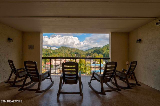 102 Baskins Creek Bypass 505, Gatlinburg, TN 37738