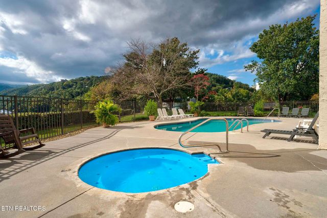 102 Baskins Creek Bypass 505, Gatlinburg, TN 37738