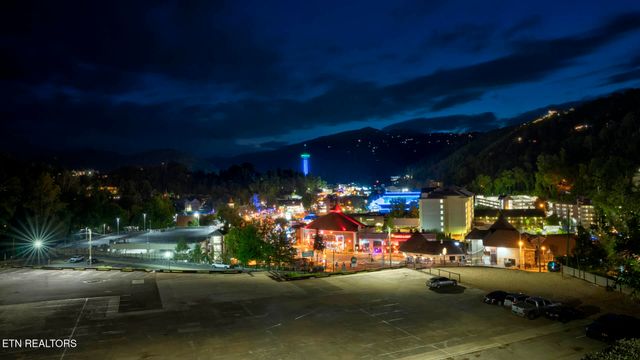 102 Baskins Creek Bypass 505, Gatlinburg, TN 37738