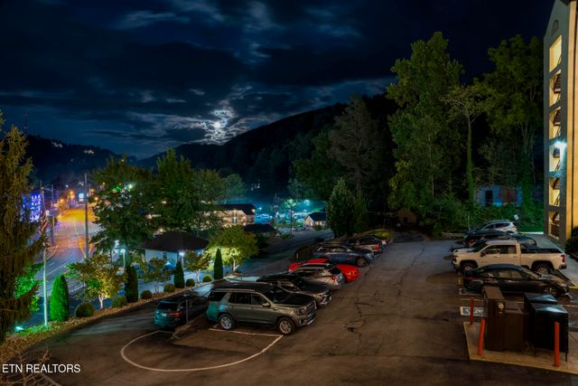 102 Baskins Creek Bypass 505, Gatlinburg, TN 37738