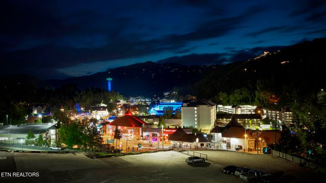 102 Baskins Creek Bypass 505, Gatlinburg, TN 37738