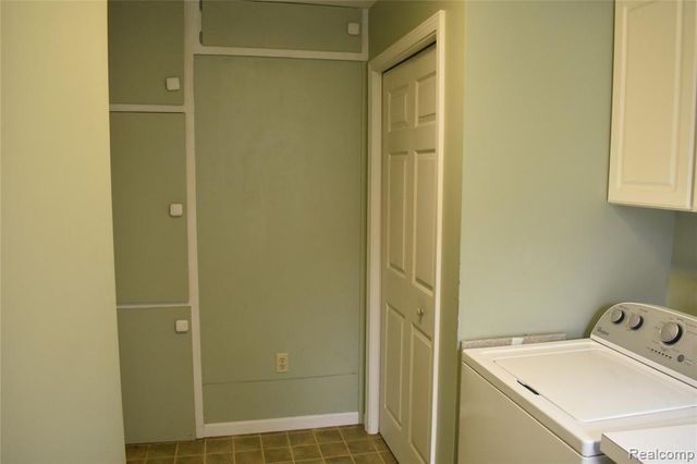 725 W 6th Street, Monroe, MI 48161