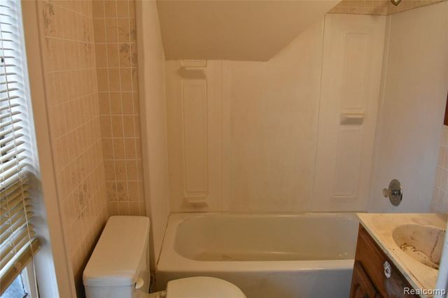 725 W 6th Street, Monroe, MI 48161