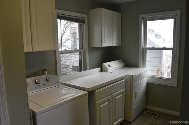 725 W 6th Street, Monroe, MI 48161