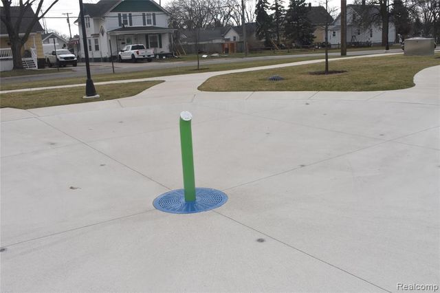 725 W 6th Street, Monroe, MI 48161