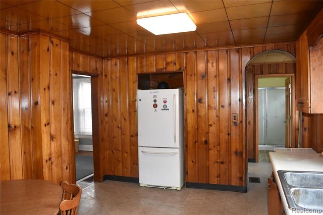 725 W 6th Street, Monroe, MI 48161