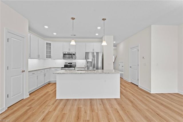 4918 Breck LN, Chesapeake, VA 23321