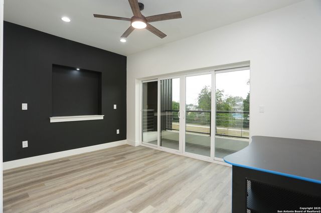 130 E Lachapelle, San Antonio, TX 78204