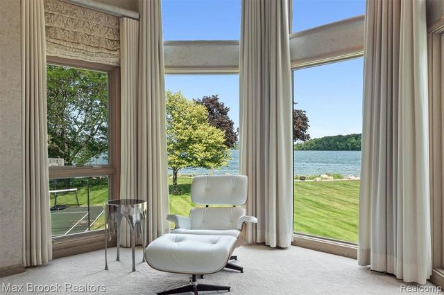 3333 W Shore Drive, Orchard Lake, MI 48324