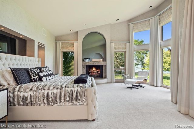 3333 W Shore Drive, Orchard Lake, MI 48324