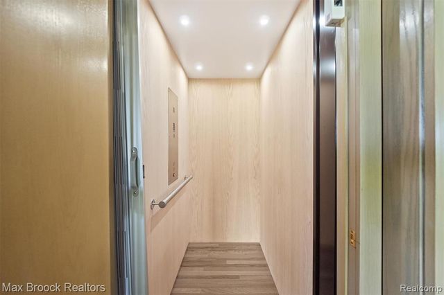 3333 W Shore Drive, Orchard Lake, MI 48324