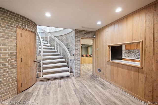 3333 W Shore Drive, Orchard Lake, MI 48324