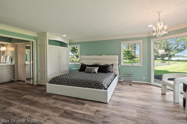 3333 W Shore Drive, Orchard Lake, MI 48324