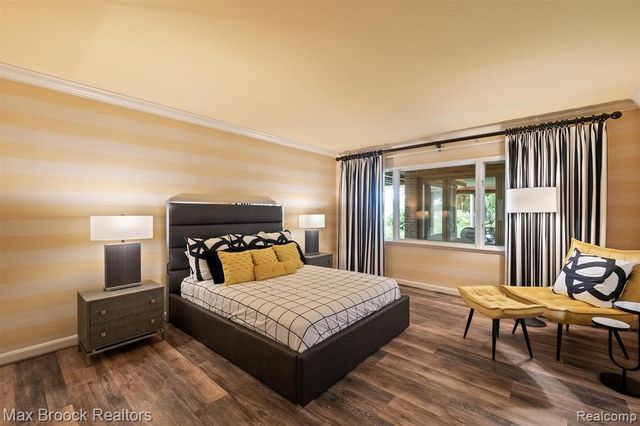 3333 W Shore Drive, Orchard Lake, MI 48324