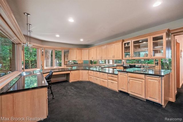 3333 W Shore Drive, Orchard Lake, MI 48324