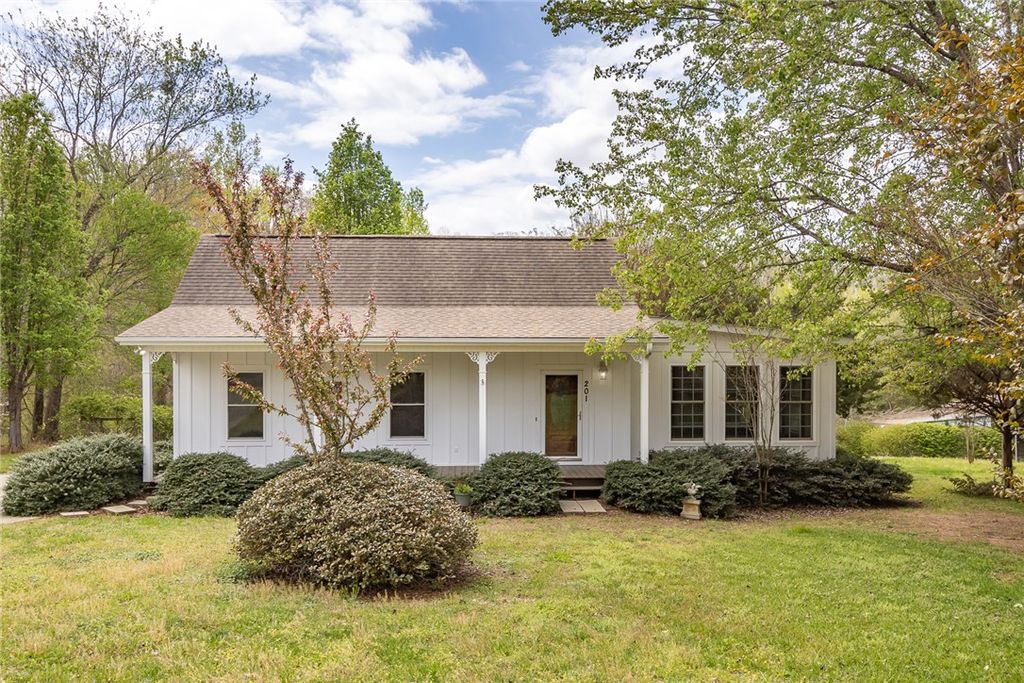 201 Sanders Road, Liberty, SC 29657