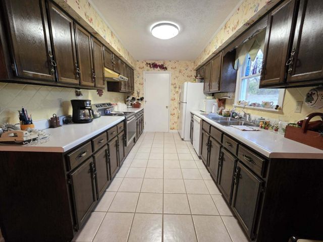 345 Plantation Avenue, Somerset, KY 42501