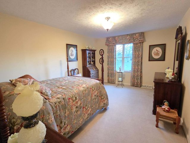 345 Plantation Avenue, Somerset, KY 42501