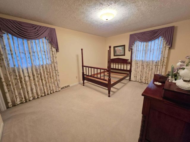 345 Plantation Avenue, Somerset, KY 42501