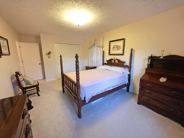 345 Plantation Avenue, Somerset, KY 42501