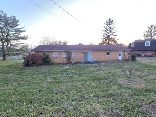 345 Plantation Avenue, Somerset, KY 42501