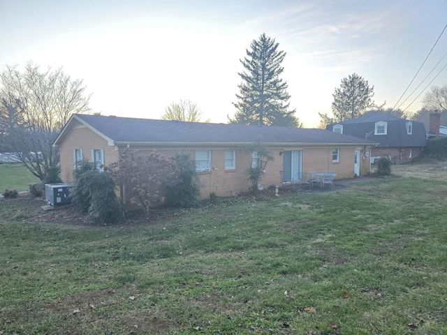 345 Plantation Avenue, Somerset, KY 42501