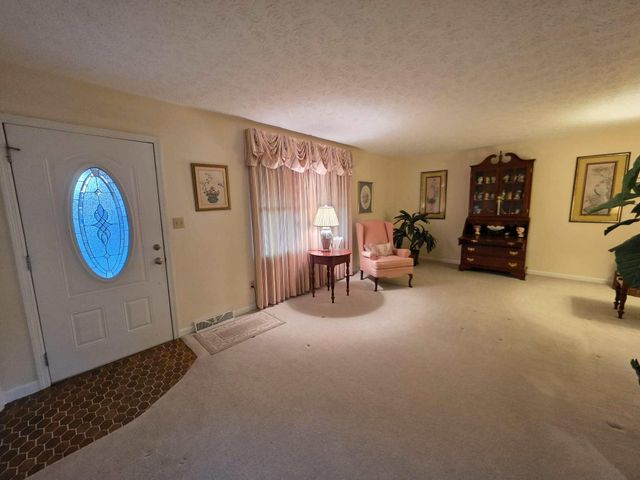 345 Plantation Avenue, Somerset, KY 42501