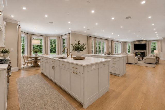 250 Country Drive, Weston, MA 02493