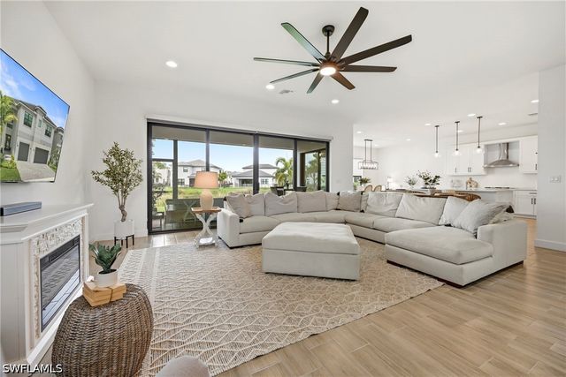 20281 Fair Oak LN, Estero, FL 33928