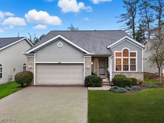 2708 Edgebrook Crossing, Twinsburg, OH 44087