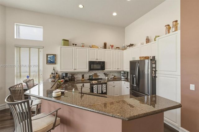 5818 NW 126th Ter, Coral Springs, FL 33076