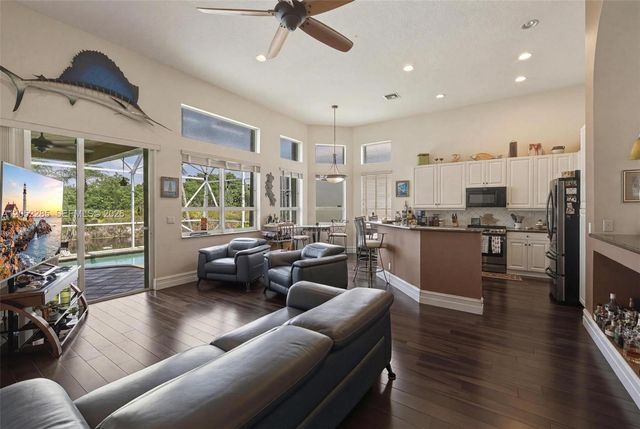 5818 NW 126th Ter, Coral Springs, FL 33076