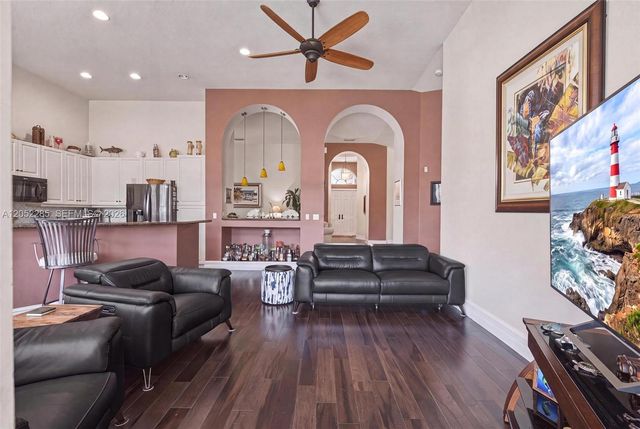 5818 NW 126th Ter, Coral Springs, FL 33076
