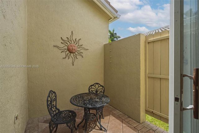 5818 NW 126th Ter, Coral Springs, FL 33076