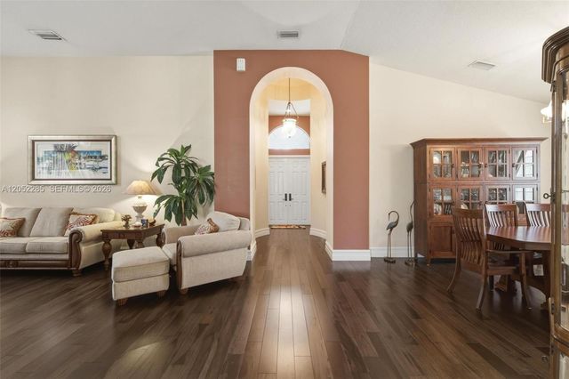 5818 NW 126th Ter, Coral Springs, FL 33076