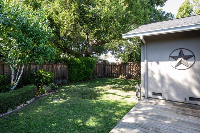 1033 Oakland Avenue, Menlo Park, CA 94025