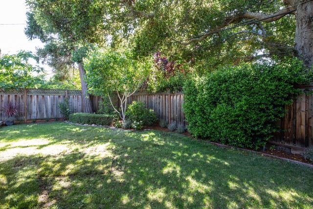 1033 Oakland Avenue, Menlo Park, CA 94025