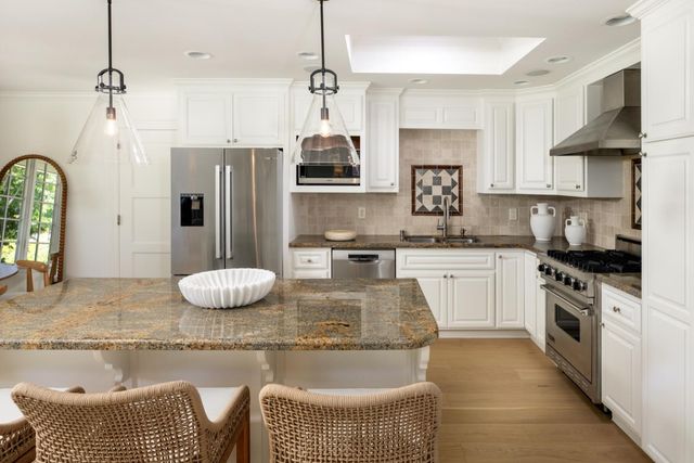 1033 Oakland Avenue, Menlo Park, CA 94025