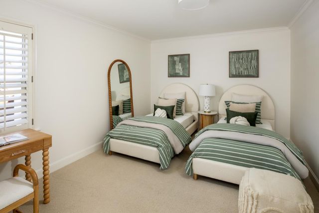 1033 Oakland Avenue, Menlo Park, CA 94025