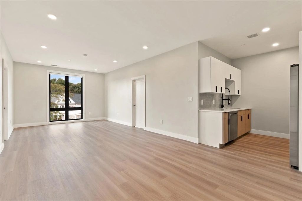 1700 Dorchester Ave 207, Boston, MA 02122