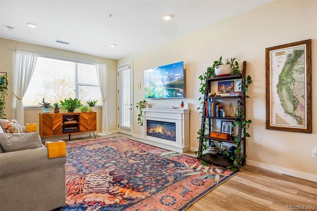 420 E Fremont Place 201, Centennial, CO 80122